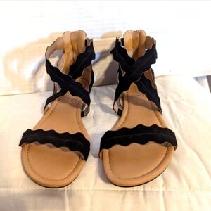 Vintage 7 Eight Aubrey Sandals Size 9 Flat Fuzzy Black Strappy